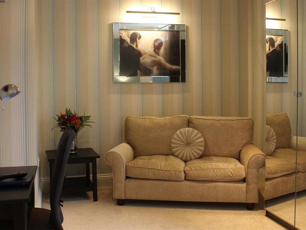 The Keep Boutique Hotel Yeovil Szoba fotó
